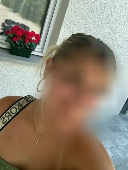 Anna, 22