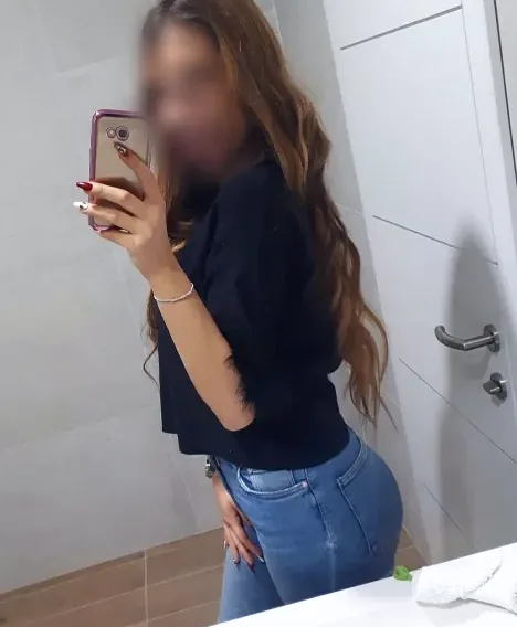 Annika, 28