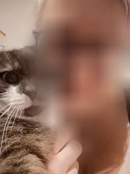 Cara, 40