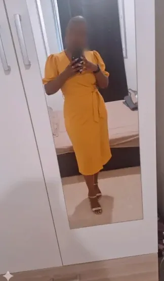 Elena, 33