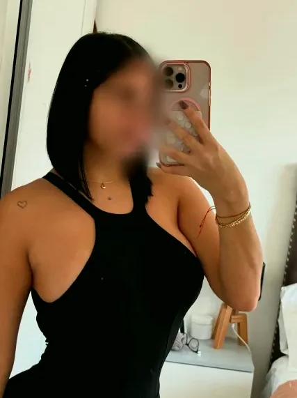Elena, 28