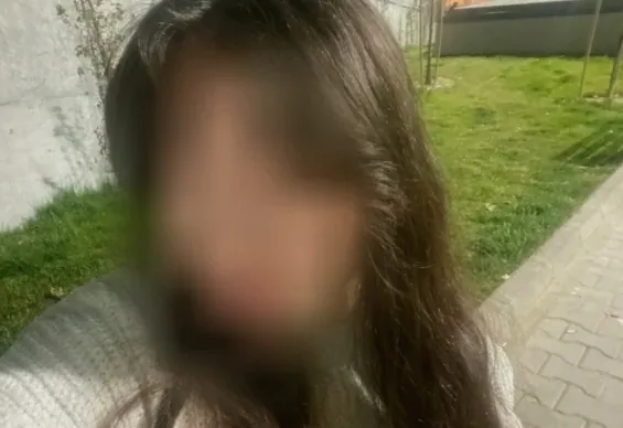Isabell, 22