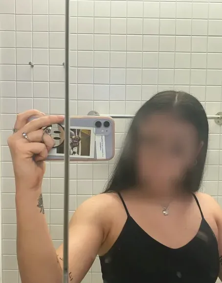 Isabell, 26