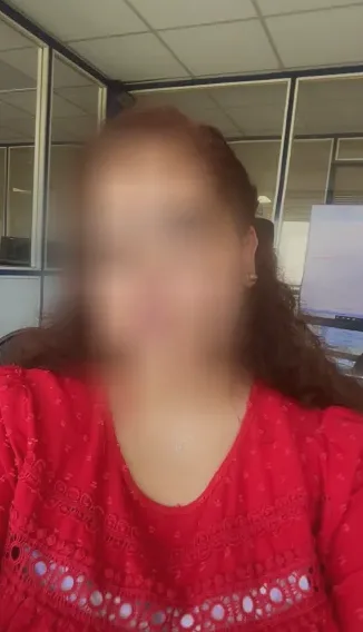 Lara, 40