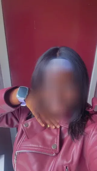 Luisa, 22