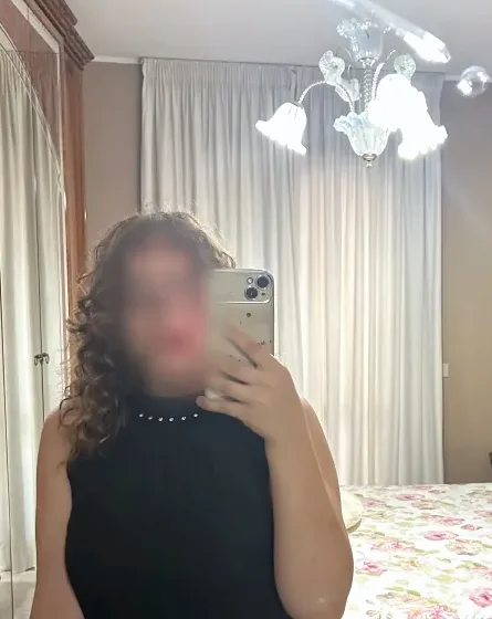 Manuela, 21
