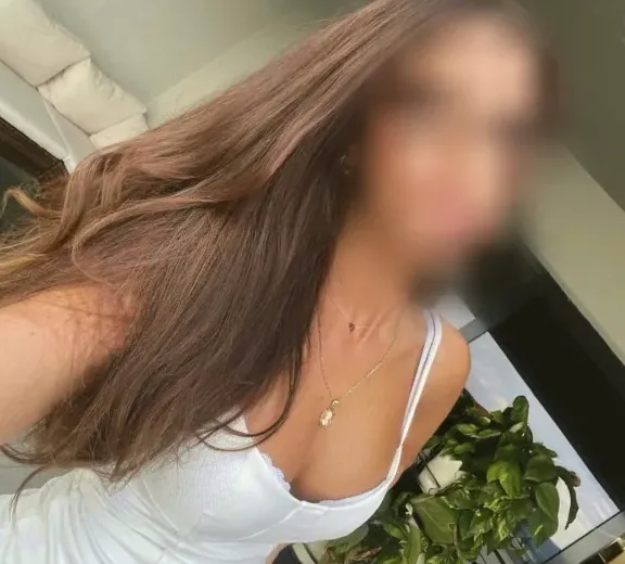 Simone, 30